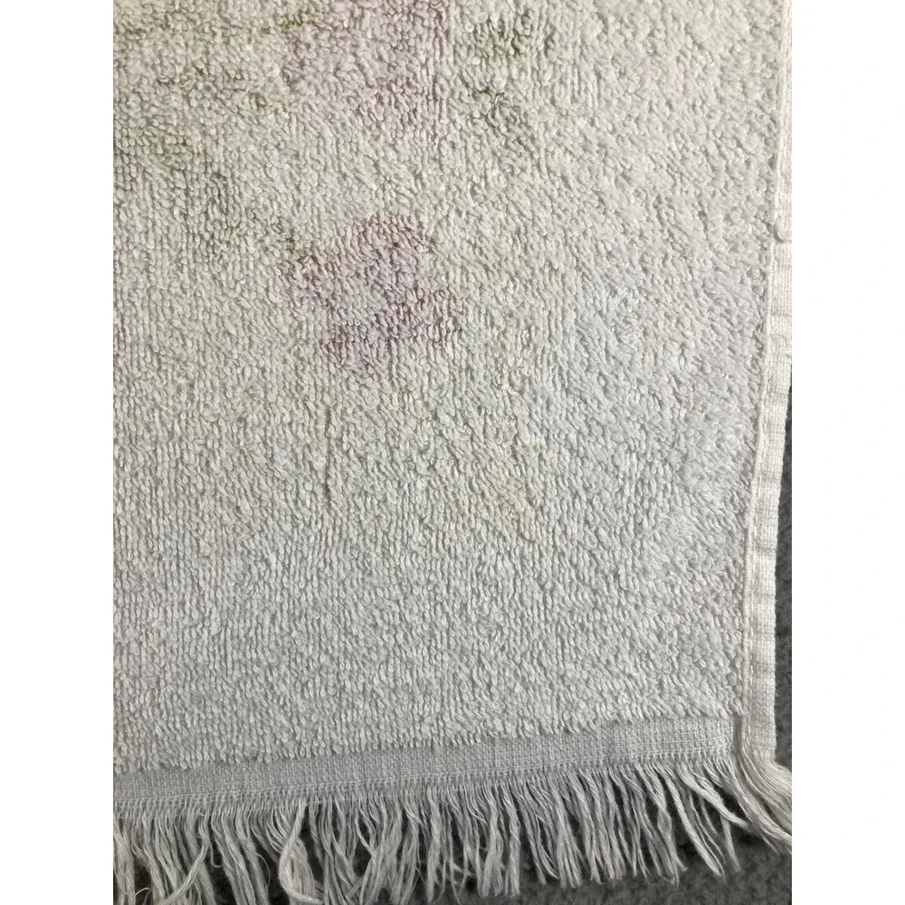 Vintage Cannon Bath‎ Towel White Purple Yellow Floral Fringed 38x21 Inches